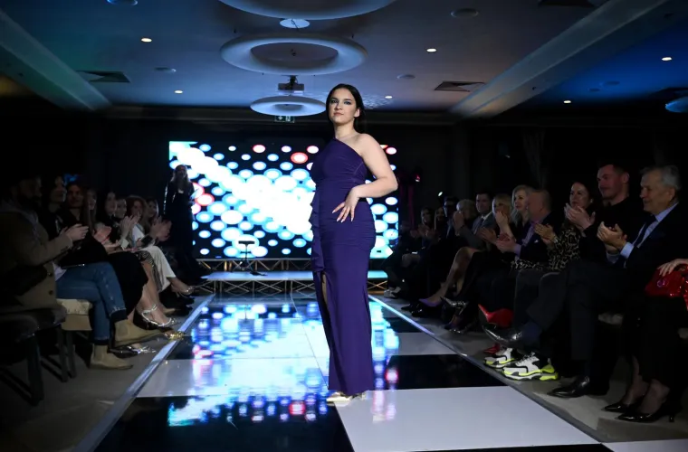 Tončica Čeljuska i Ana Rucner odu&scaron;evile elegancijom, Snježana Mehun zaigrala na izazovniju kartu i 'pomela' sve