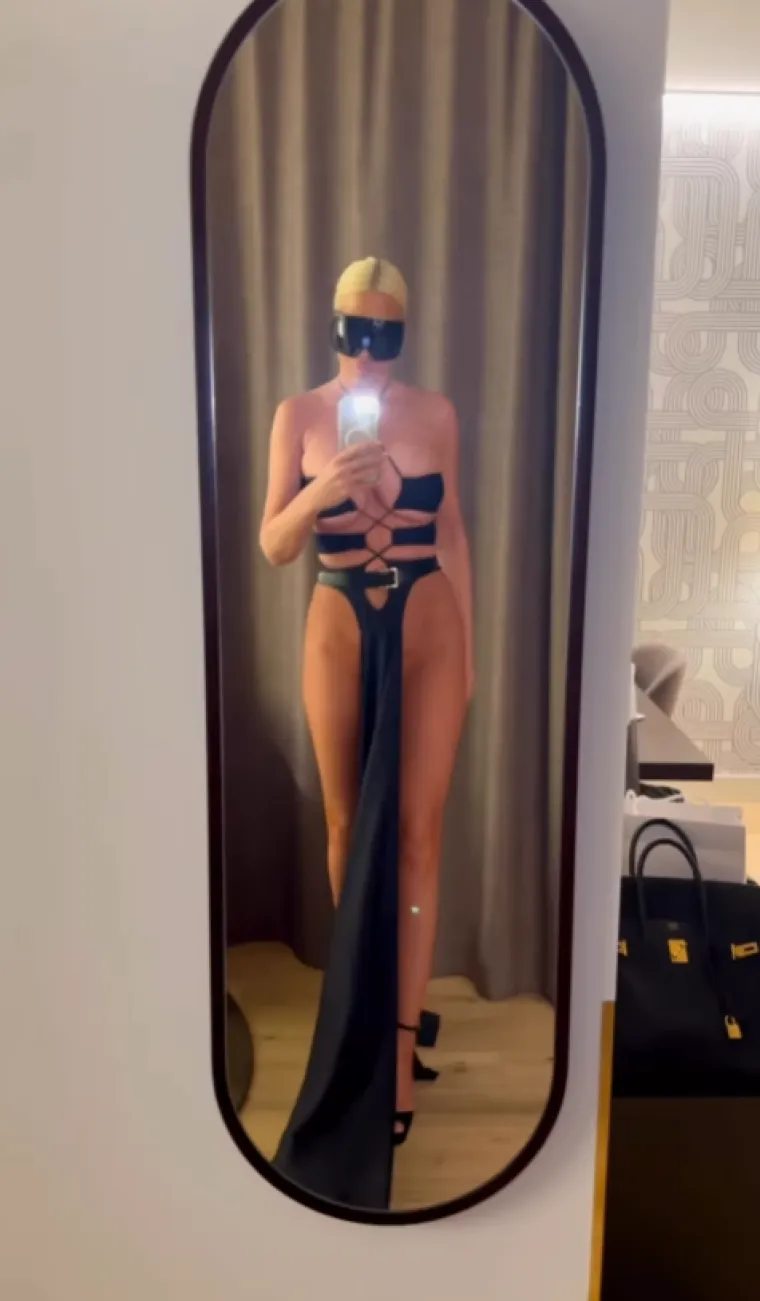Jelena Karleuša potpuno gola ispod opravice visokog rizika: U silnom miješanju bokovima uspjela pokazati previše!