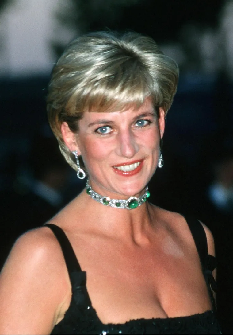 Camilla će na krunidbi nositi istu haljinu kao i princeza Diana: 'Oponašat će njen izgled i omalovažavati njen ugled'