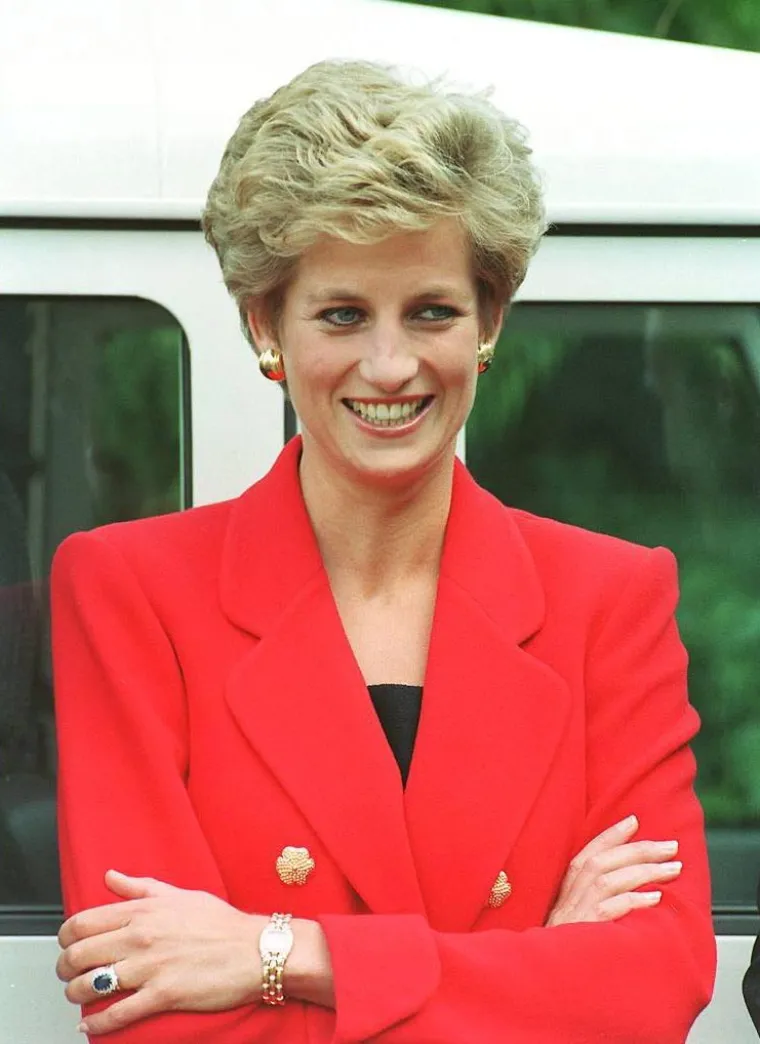 Camilla će na krunidbi nositi istu haljinu kao i princeza Diana: 'Opona&scaron;at će njen izgled i omalovažavati njen ugled'