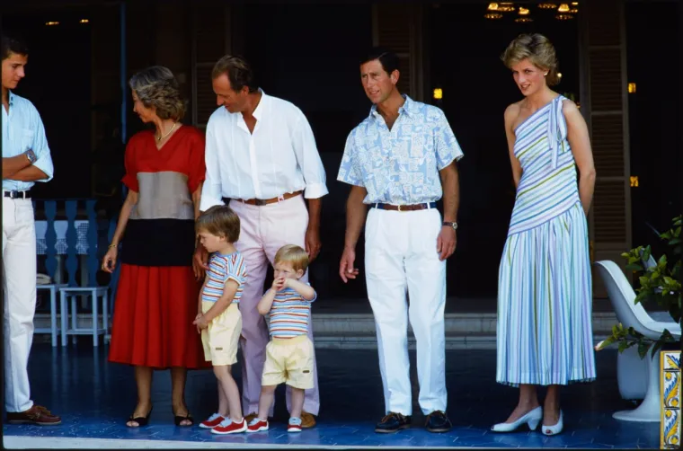 Camilla će na krunidbi nositi istu haljinu kao i princeza Diana: 'Opona&scaron;at će njen izgled i omalovažavati njen ugled'