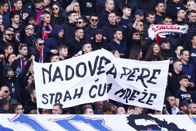 Torcida ne zaboravlja veliku tragediju: 'I nakon 15 godina &scaron;utite prokleti bili, na&scaron;eg Hrvoja nema i za to ste krivi'
