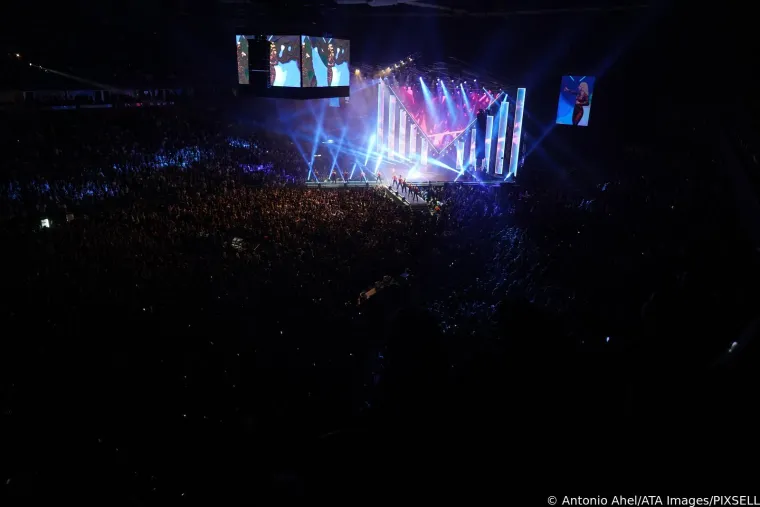 Jelena Rozga u crvenom čipkastom kombinezonu raspametila Beograđane: Dokazala za&scaron;to je kraljica Balkana