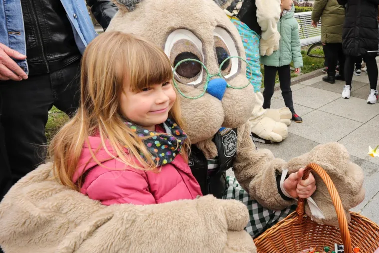 Koja sreća i koje uzbuđenje za najmlađe Osječane!Moto Zeke dojurili na motorima i dijelili slatki&scaron;e