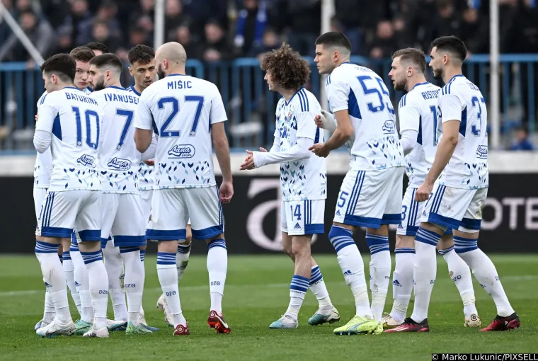 Dario &Scaron;imić bio je magnet za selfieje u Kranjčevićevoj: Tko je jo&scaron; od čelnika Dinama do&scaron;ao pogledati debi Bi&scaron;ćana?