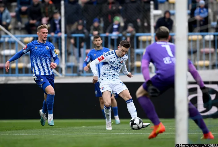 Dario &Scaron;imić bio je magnet za selfieje u Kranjčevićevoj: Tko je jo&scaron; od čelnika Dinama do&scaron;ao pogledati debi Bi&scaron;ćana?