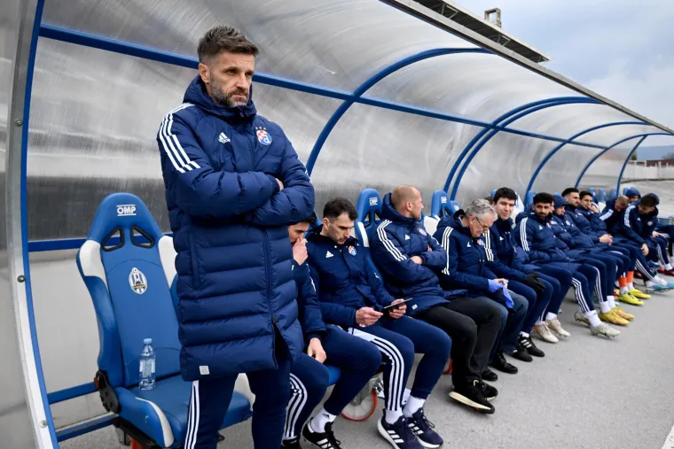 Dario &Scaron;imić bio je magnet za selfieje u Kranjčevićevoj: Tko je jo&scaron; od čelnika Dinama do&scaron;ao pogledati debi Bi&scaron;ćana?