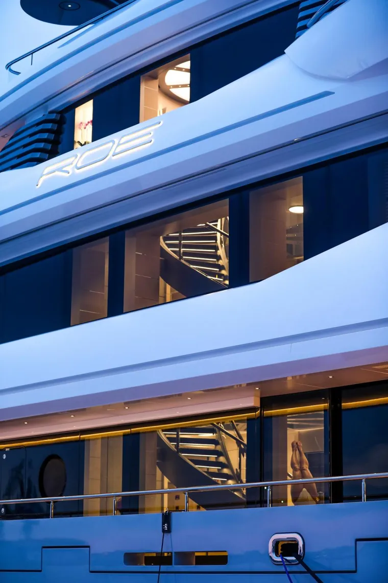 Luksuzna jahta uplovila je u pulsku luku: Fotograf uspio uloviti jedan neuobičajen detalj