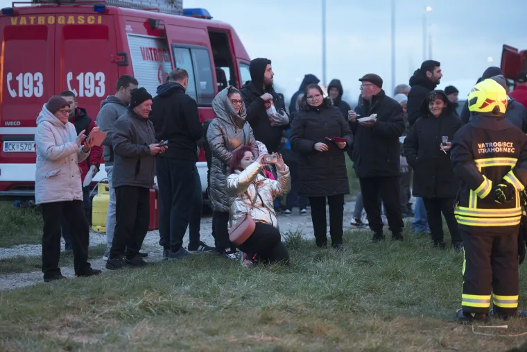 Pogledajte kako su večeras gorjeli krijesovi u međimurskom Strahonincu. Običaj je to poznat kao Vuzmenka