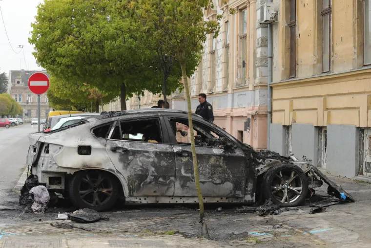 Jutros izgorio BMW u centru Osijeka, objavljene fotke