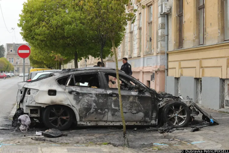 Skupocjeni BMW planuo u centru Osijeka, čini se da pripada sutkini koja je sudila u poznatim slučajevima