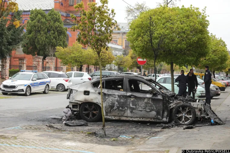 Skupocjeni BMW planuo u centru Osijeka, čini se da pripada sutkini koja je sudila u poznatim slučajevima
