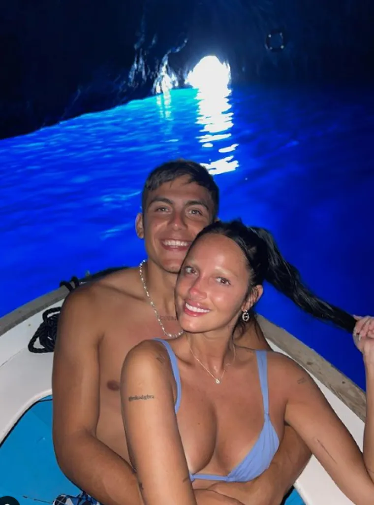 Od svoje 13. godine bavi se modelingom. Tada je snimila svoje prvo snimanje za časopis, a bavi se glumom i pjevanjem. Zavr&scaron;ila je glumački tečaj na Institutu Julio Ch&aacute;vez, te se &scaron;kolovala na New York Film akademiji.