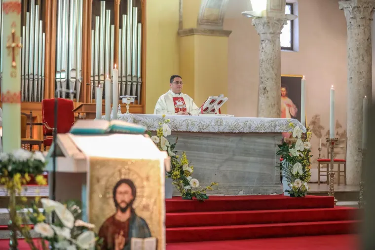 Vjernici ispunili crkve na Uskrs. Pogledajte kako se najveći kr&scaron;ćanski blagdan slavi diljem Hrvatske