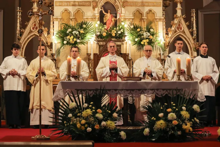 Vjernici ispunili crkve na Uskrs. Pogledajte kako se najveći kr&scaron;ćanski blagdan slavi diljem Hrvatske
