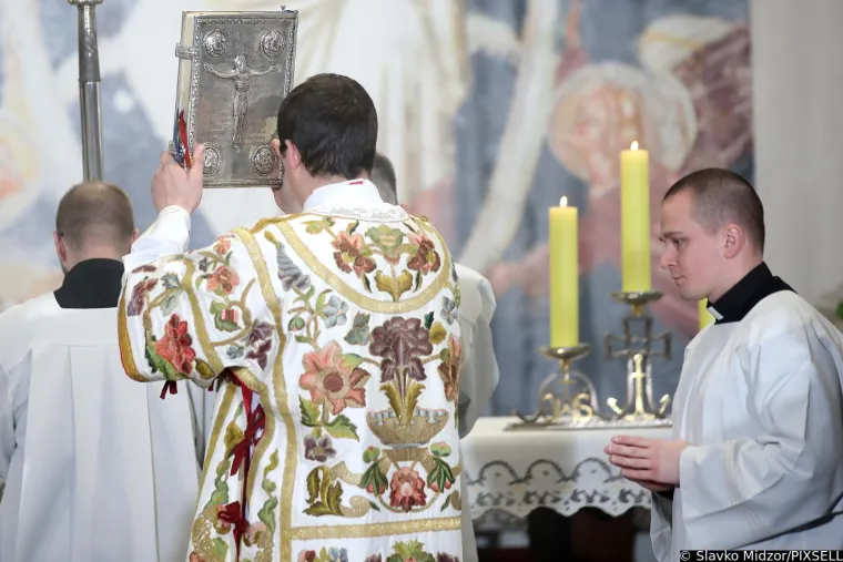 Pogledajte kako se najveći kršćanski blagdan slavi diljem Hrvatske