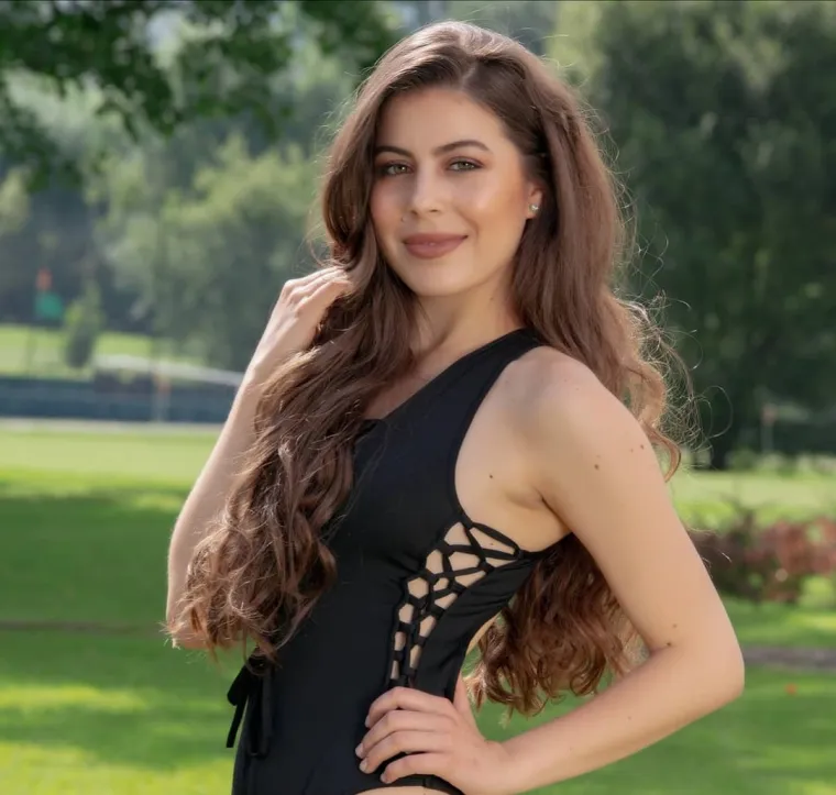 Atraktivna Sara promijenila zanimanje i postala profesorica: Učenik joj je čovjek kojem je Hrvatska zadala bolan udarac