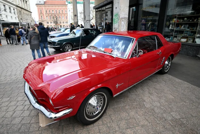 Fascinantni oldtimeri plijenili poglede Zagrepčana: Koji vam je najljepši stari kotač?