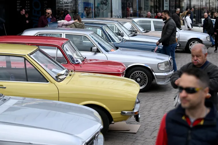 Fascinantni oldtimeri plijenili poglede Zagrepčana: Koji vam je najljepši stari kotač?