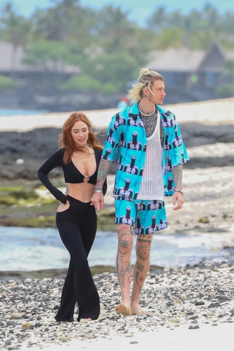 Podsjetimo, Megan je prvi put pokrenula glasine da su prekinuli kada je u veljači podjelila na Instagramu zabimljiv citat, uklonila sve slike zaručnika sa svog profila i prestala ga pratiti uoči Super Bowla 2023. 