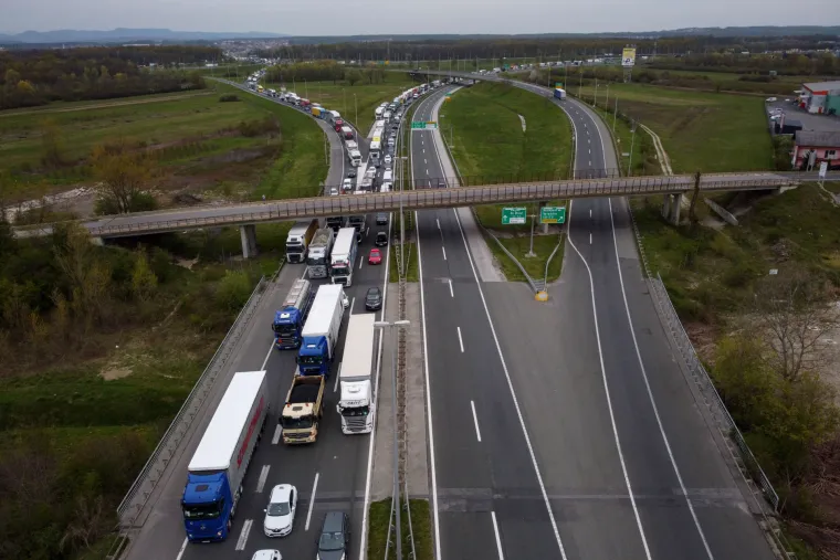 Zbog radova na A3 stvaraju se ogromne kolone, a strpljenje je ključno! Ovako prometni kolaps izgleda iz zraka