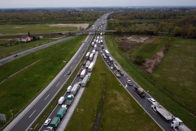 Zbog radova na A3 stvaraju se ogromne kolone, a strpljenje je ključno! Ovako prometni kolaps izgleda iz zraka