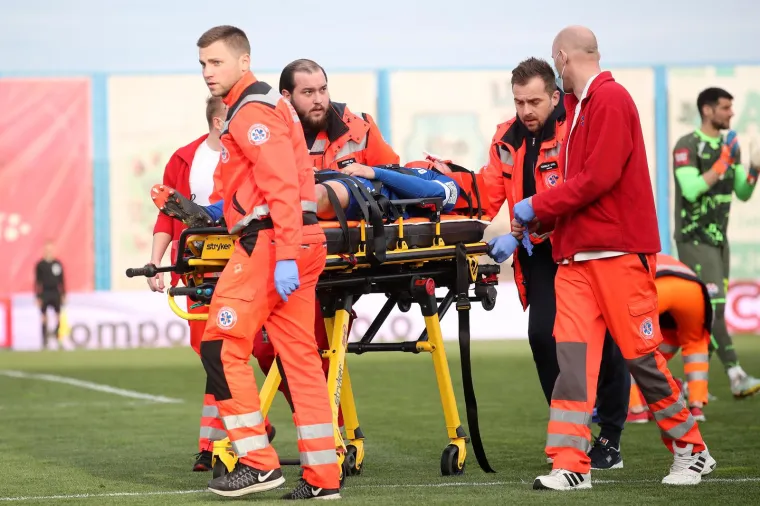 Nakon stra&scaron;nog sudara glavama igrač Belupa hitno prebačen u bolnicu