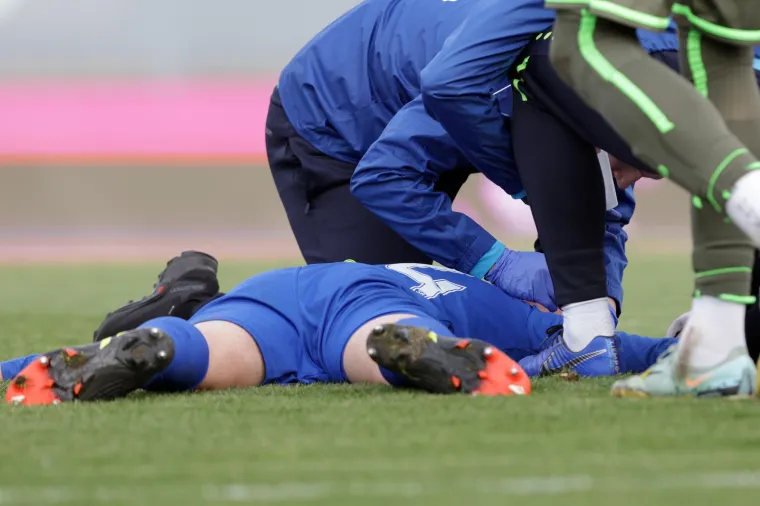 Nakon stra&scaron;nog sudara glavama igrač Belupa hitno prebačen u bolnicu