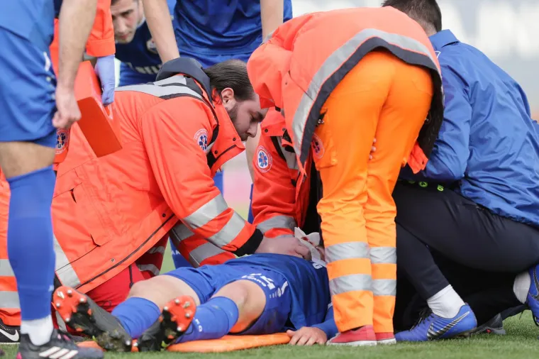 Nakon stra&scaron;nog sudara glavama igrač Belupa hitno prebačen u bolnicu