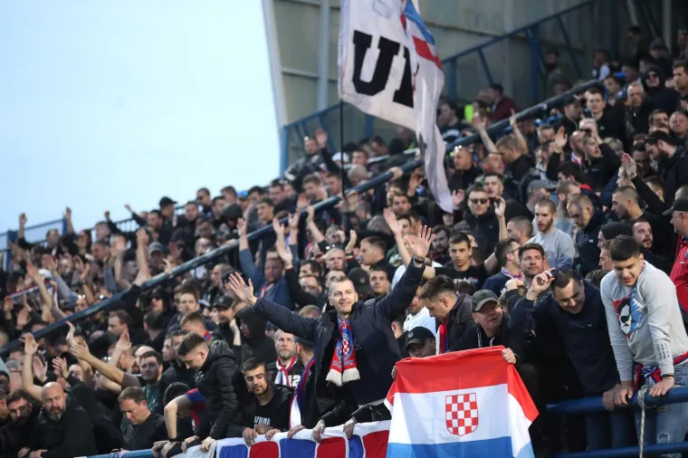 Ovo vam je možda promaklo u TV prijenosu: Pogledajte &scaron;to je Torcida napravila u Koprivnici