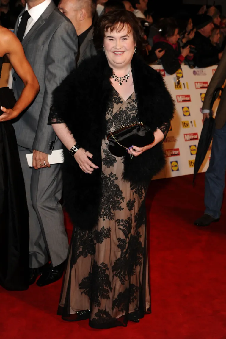 Neki su pak smatrali kako je njezin neugledan izgled i jednostavan način života namjerno pretjerano naglašavan kako bi se povećala ljepota njezinog pjevanja.

