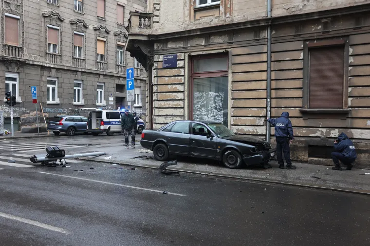 Kr&scaron; i lom na Palmotićevoj u Zagrebu: Sudarila se dva automobila, jedan naletio na pje&scaron;aka