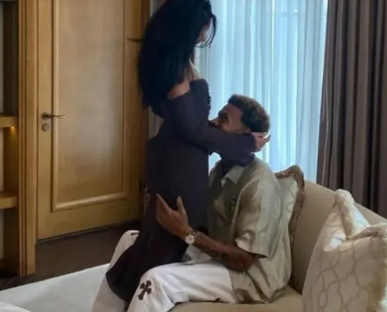 Cindy Kimberly na svom Instagram profilu objavila je fotografije na kojima se grli i razmjenjuje nježnosti sa svojim partnerom za njegov 27. rođendan.