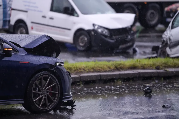 Krš i lom na Slavonskoj aveniji: Sudarila se vozila u oba smjera, ima ozlijeđenih
