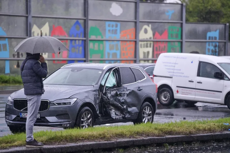 Pogledajte kr&scaron; i lom na Slavonskoj aveniji: Sudarilo se pet vozila, nastala je guža