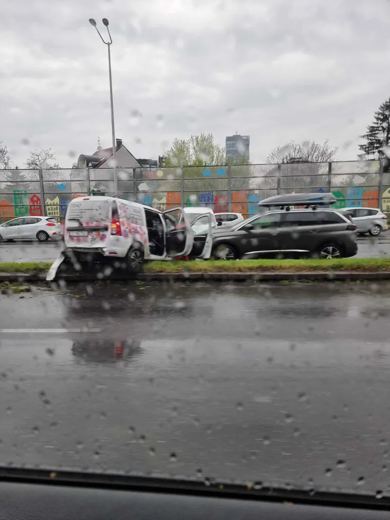 Pogledajte kr&scaron; i lom na Slavonskoj aveniji: Sudarilo se pet vozila, nastala je guža