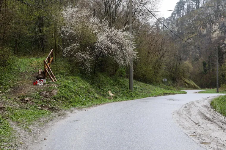 Ovako dan nakon tragične nesreće izgleda mjesto na kojemu je irski  vozač izgubio život