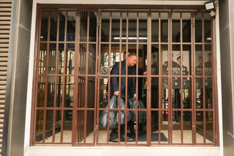 Damir Dekanić pušten je na slobodu: U vrećama za smeće iznio je sve što je imao u pritvoru