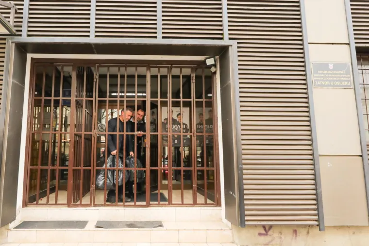 Damir Dekanić pu&scaron;ten je na slobodu: U vrećama za smeće iznio je sve &scaron;to je imao u pritvoru