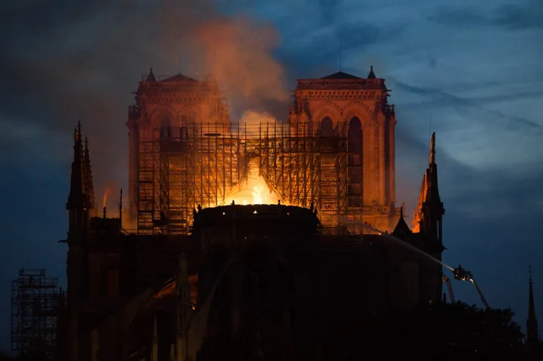 Prije četiri godine planula je katedrala Notre Dame: Vatrogasci su se s plamenom stihijom borili 15 sati