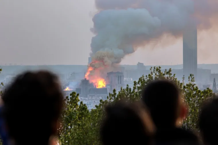 Prije četiri godine planula je katedrala Notre Dame: Vatrogasci su se s plamenom stihijom borili 15 sati