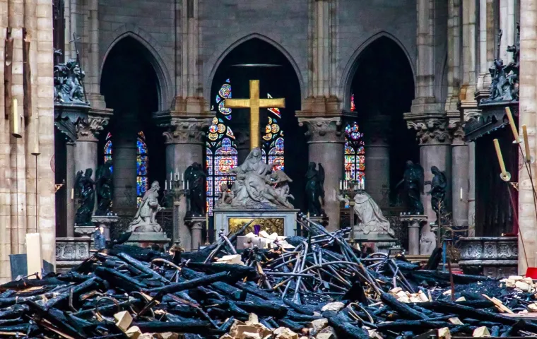 Prije četiri godine planula je katedrala Notre Dame: Vatrogasci su se s plamenom stihijom borili 15 sati