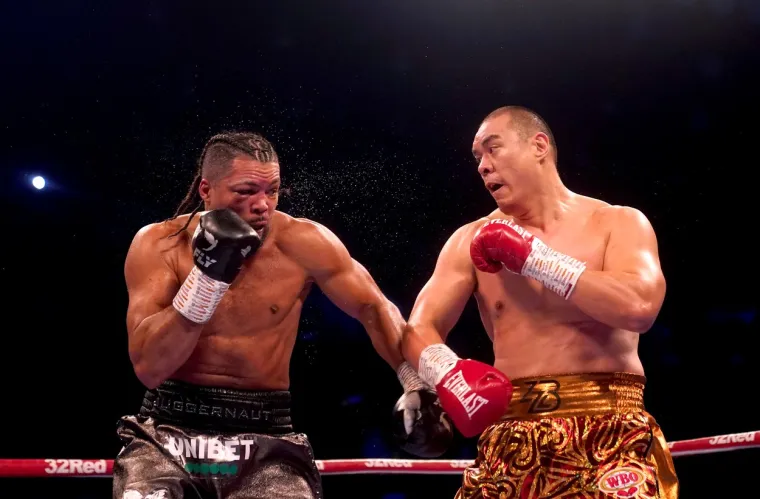 Izgubio je od Hrgovića, a sada je priredio iznenađenje: Zhang prekidom savladao Joycea i došao do pojasa privremenog WBO svjetskog prvaka