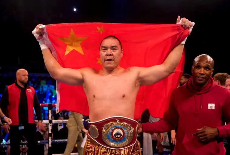 Izgubio je od Hrgovića, a sada je priredio iznenađenje: Zhang prekidom savladao Joycea i došao do pojasa privremenog WBO svjetskog prvaka