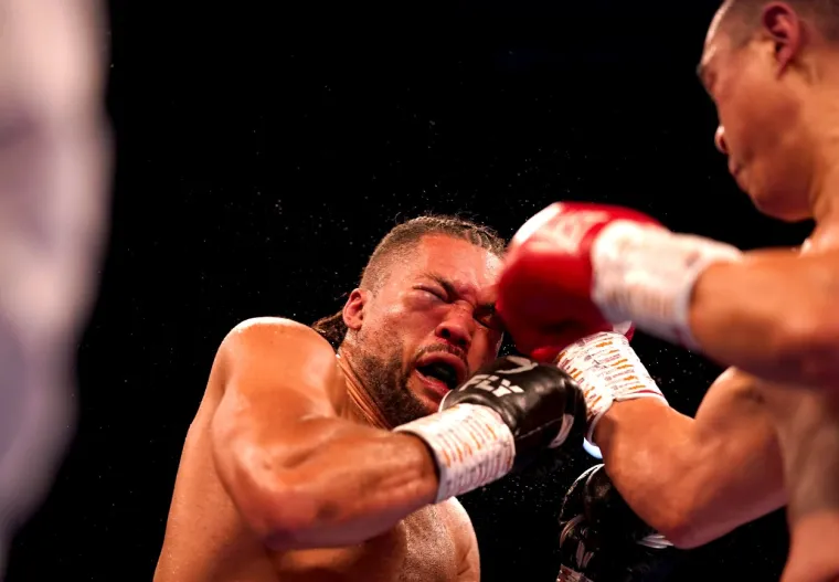 Izgubio je od Hrgovića, a sada je priredio iznenađenje: Zhang prekidom savladao Joycea i došao do pojasa privremenog WBO svjetskog prvaka