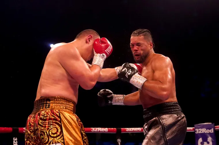 Izgubio je od Hrgovića, a sada je priredio iznenađenje: Zhang prekidom savladao Joycea i došao do pojasa privremenog WBO svjetskog prvaka