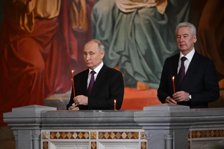 Putin kasno navečer dočekao pravoslavni Uskrs na ceremoniji u moskovskoj katedrali