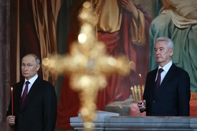 Putin kasno navečer dočekao pravoslavni Uskrs na ceremoniji u moskovskoj katedrali