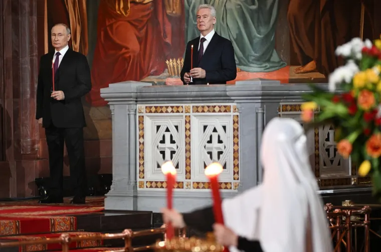Putin kasno navečer dočekao pravoslavni Uskrs na ceremoniji u moskovskoj katedrali