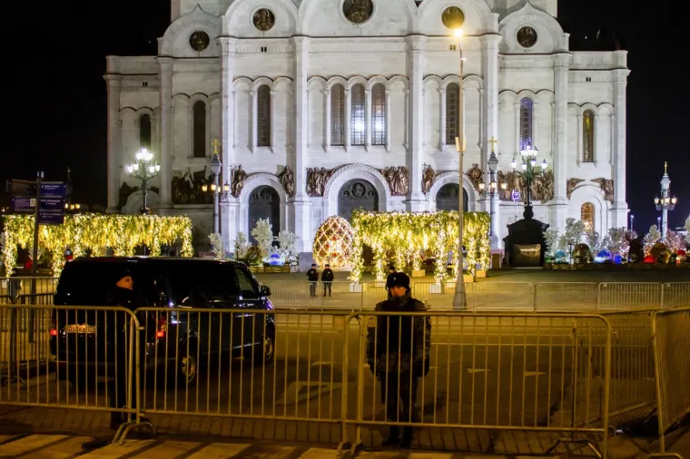 Putin kasno navečer dočekao pravoslavni Uskrs na ceremoniji u moskovskoj katedrali